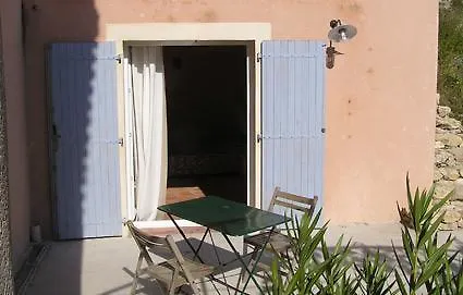 Le Mas De Pié Caud Bed and breakfast Rognes